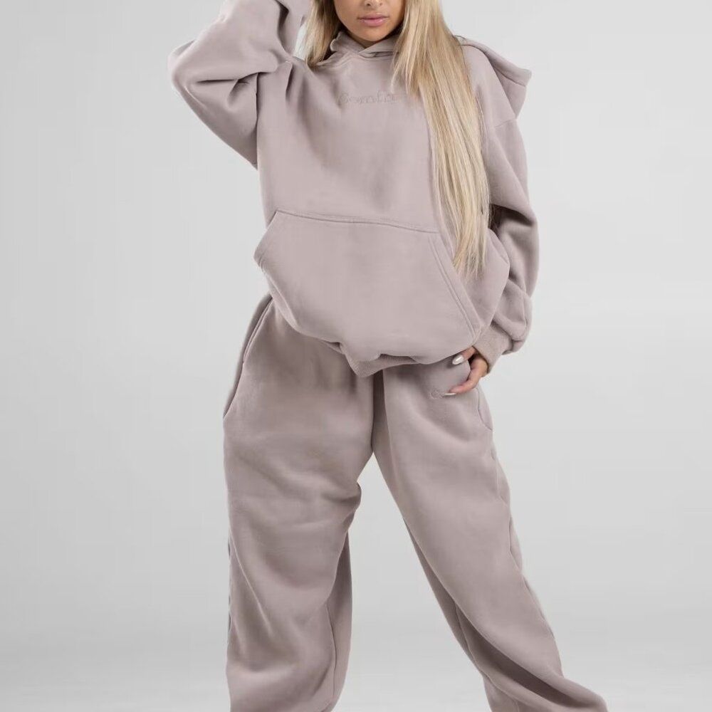 NEW WITH TAGS - COMFRT BARK HOODIE/SWEATPANTS SET